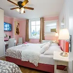 Carman House 3* Μπλεντ