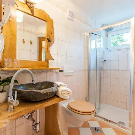 Carman House Guest house