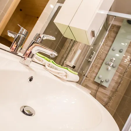 招待所 Carman House