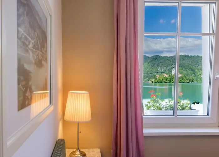 Carman House بليد