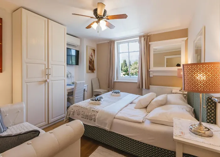 Carman House 3* بليد